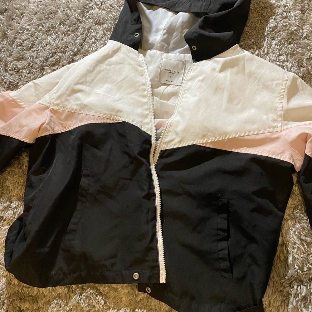 Medium windbreaker jacket